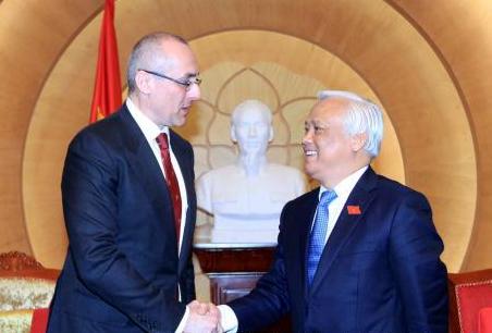 ຮອງປະທານສະພາແຫ່ງຊາດ ອວງຈູລືວ ຕ້ອນຮັບລັດຖະມົນຕີວ່າການກະຊວງຍຸຕິທຳ Slovakia